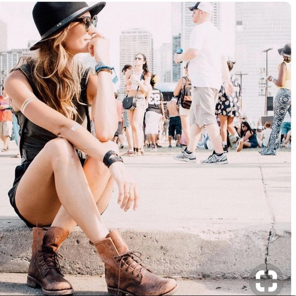 Frye Veronica combat boots. Size 8.5. - Picture 3 of 8